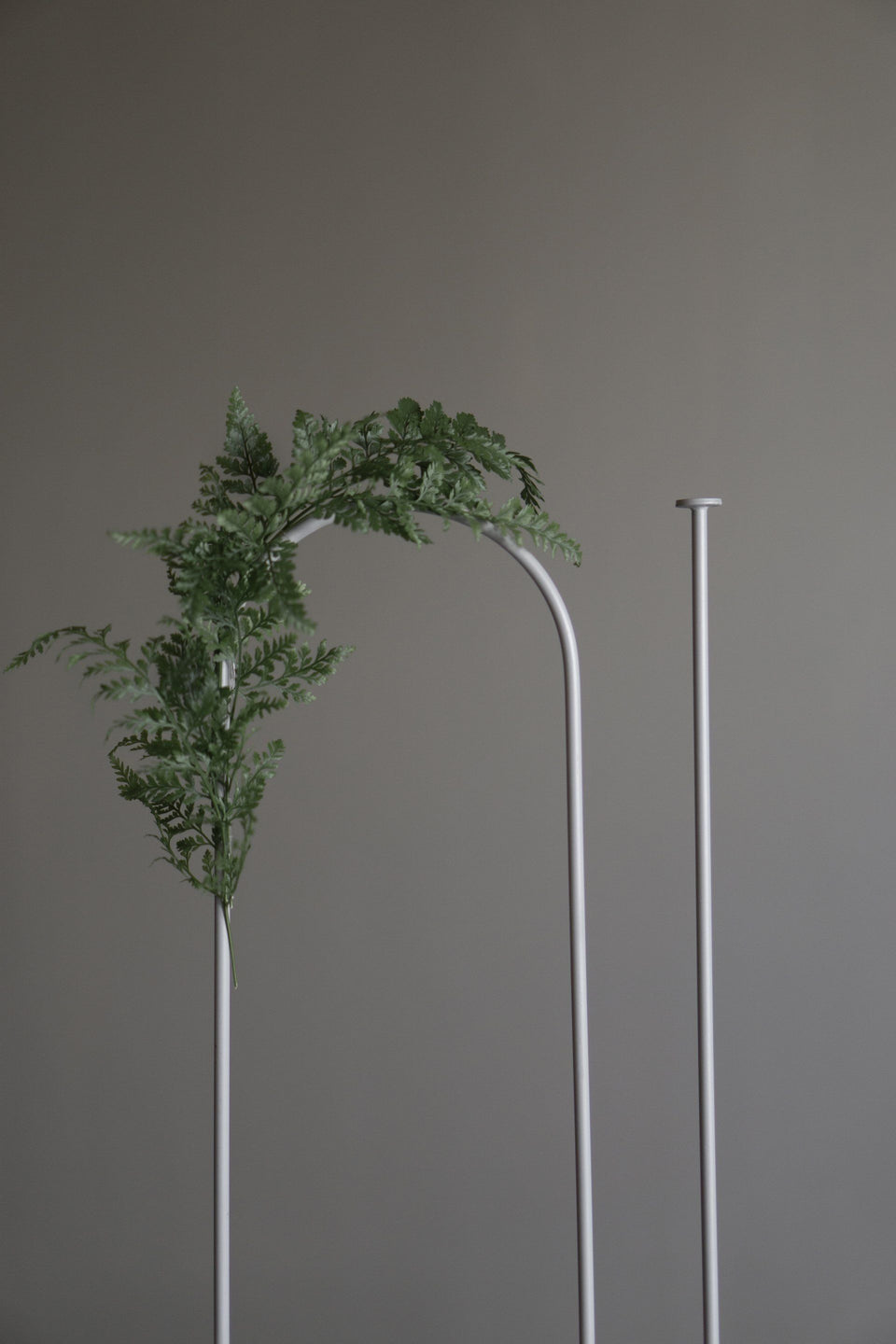 dbkd Pflanzenstütze Flower Stick, Schwarz/Greige, Stahl, H45cm